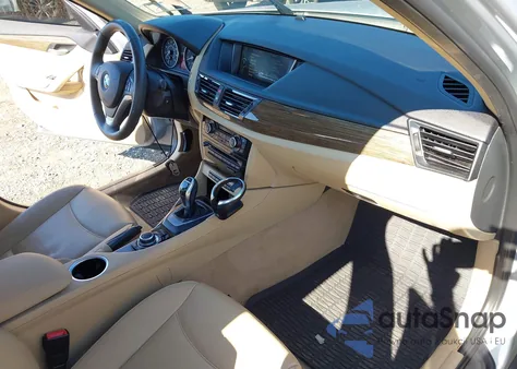 2014 BMW X1 xDrive28I z USA, uszkodzony, nr VIN WBAVL1C55EVY23430